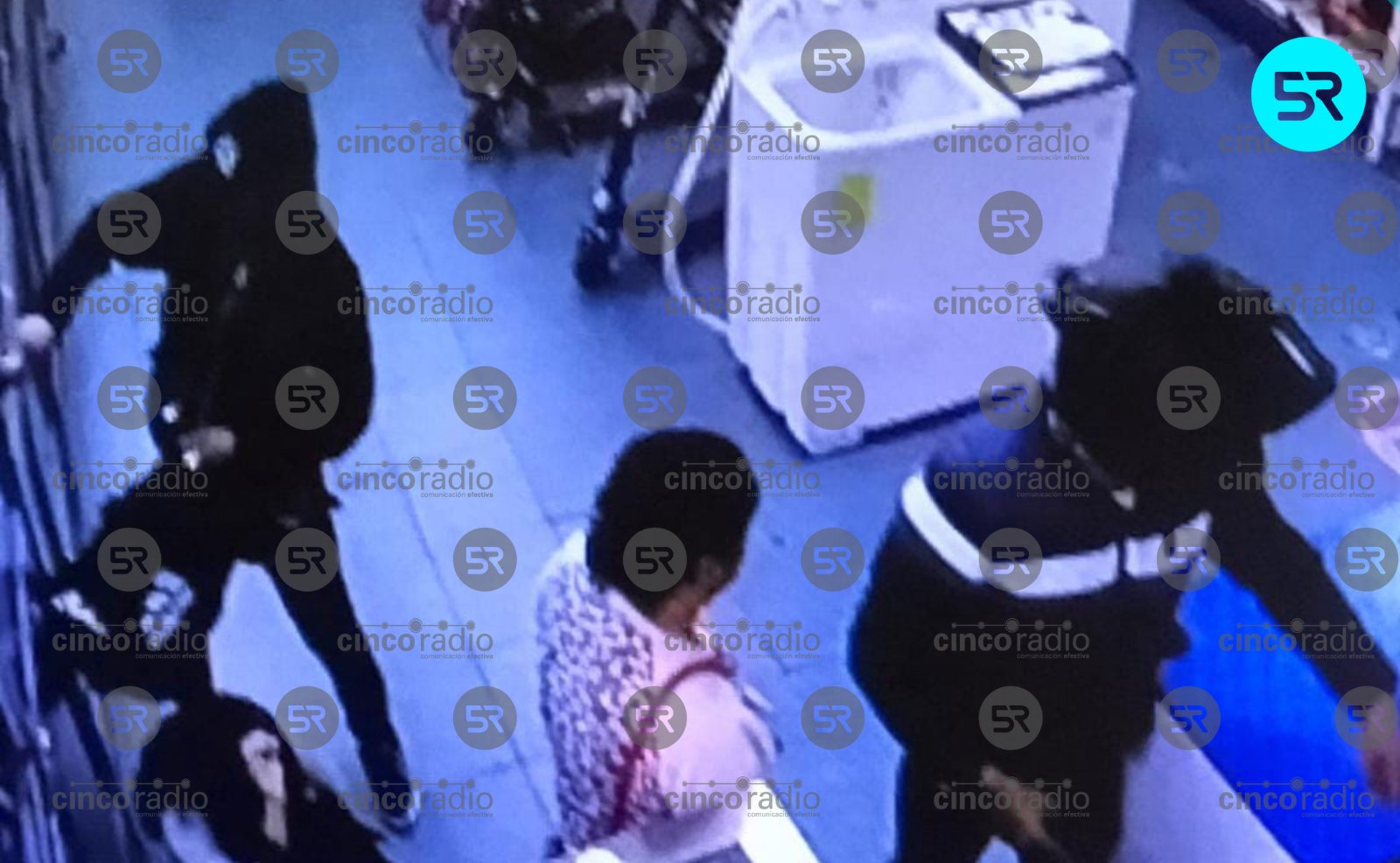 **Robo a joyería en Puebla: Delincuentes asaltan sucursal de Prenda Fácil en Chapultepec**