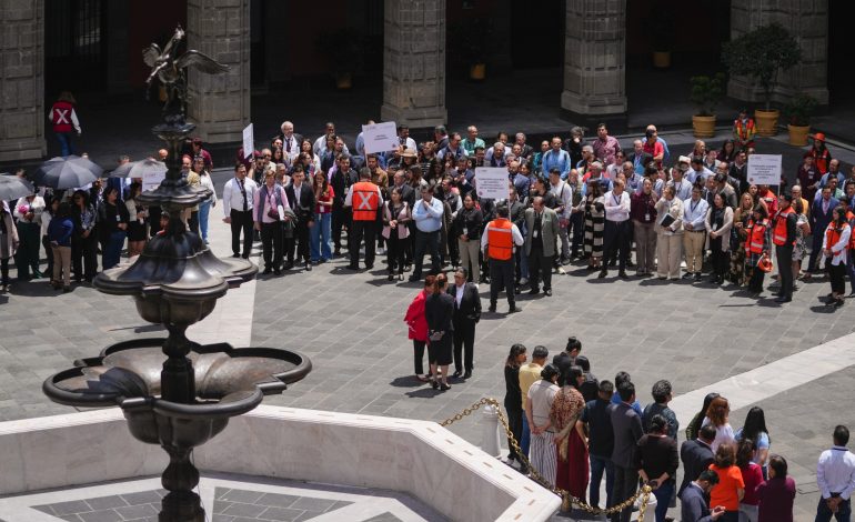 Sheinbaum encabeza Simulacro Nacional y homenajea a víctimas de sismos históricos