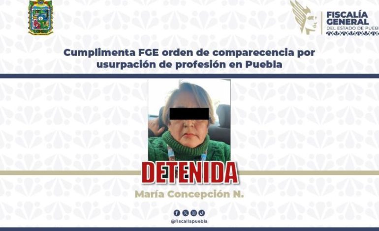 Detienen a empleada del gobierno de Puebla por presunta usurpación de profesión