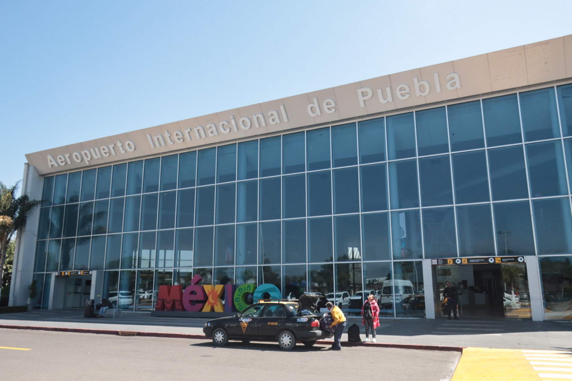 Anuncian inversión de mil millones de pesos para modernizar el Aeropuerto de Puebla
