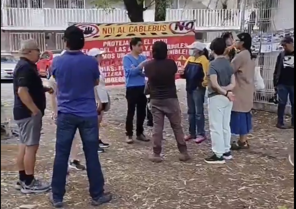 Disminuye la convocatoria en protestas contra el Cablebús en Puebla: sólo 17 asistentes en la última manifestación