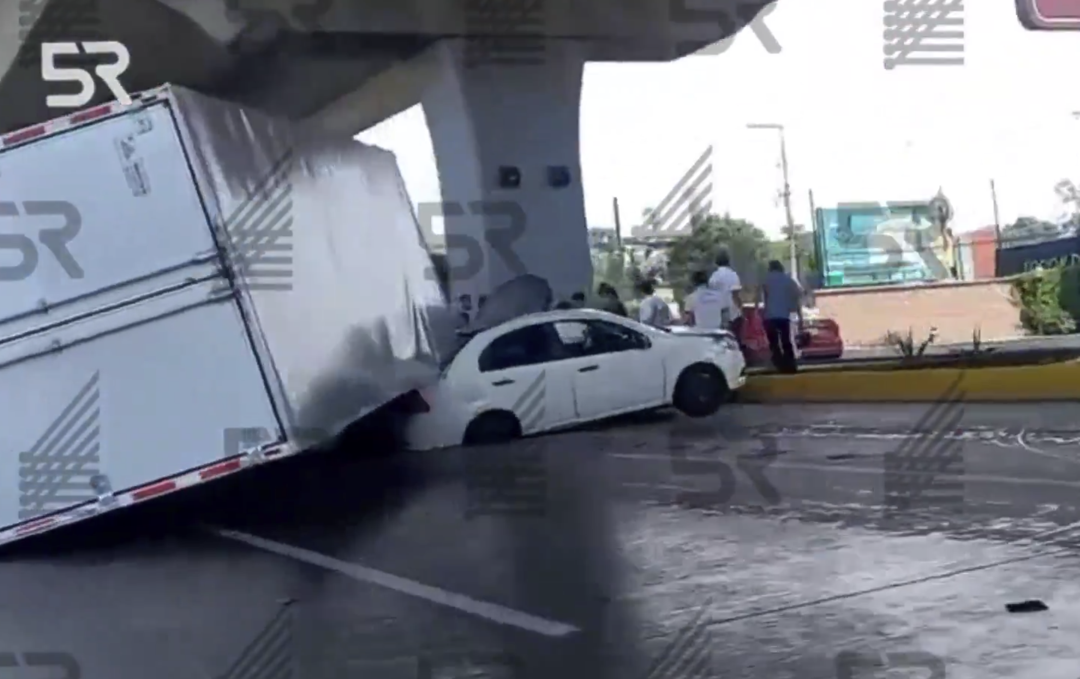 Accidente en la autopista México-Puebla provoca cierre parcial de carriles este lunes al mediodía