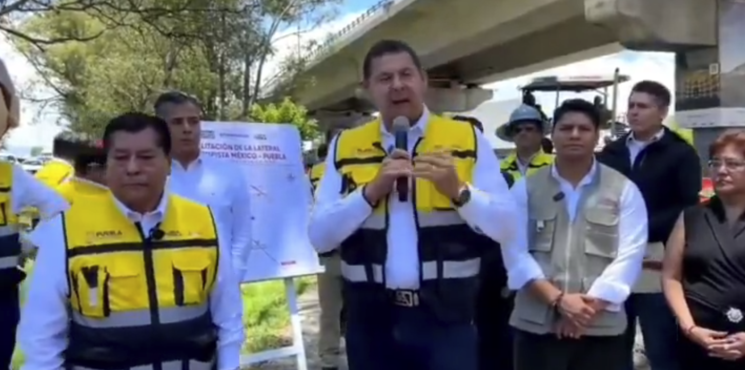 Gobernador Armenta exige mayor apoyo vial al alcalde de Puebla en medio de obras públicas