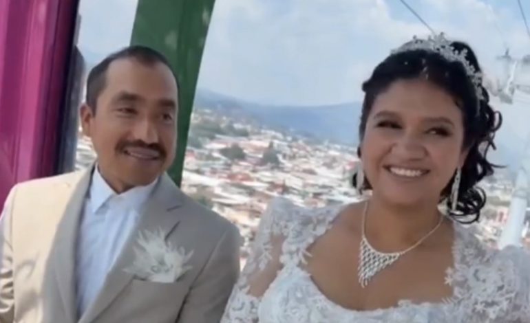 Boda en las alturas: pareja se casa en el teleférico de Uruapan