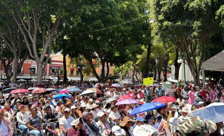 Zócalo de Puebla reúne a simpatizantes de Claudia Sheinbaum en conmemoración de su triunfo electoral