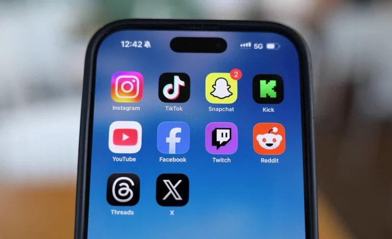 Reino Unido prohibirá el uso de redes sociales a menores de 16 años para proteger su bienestar