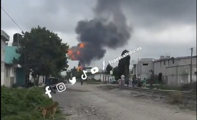 Explosión de pipa moviliza a cuerpos de emergencia en Tepeaca