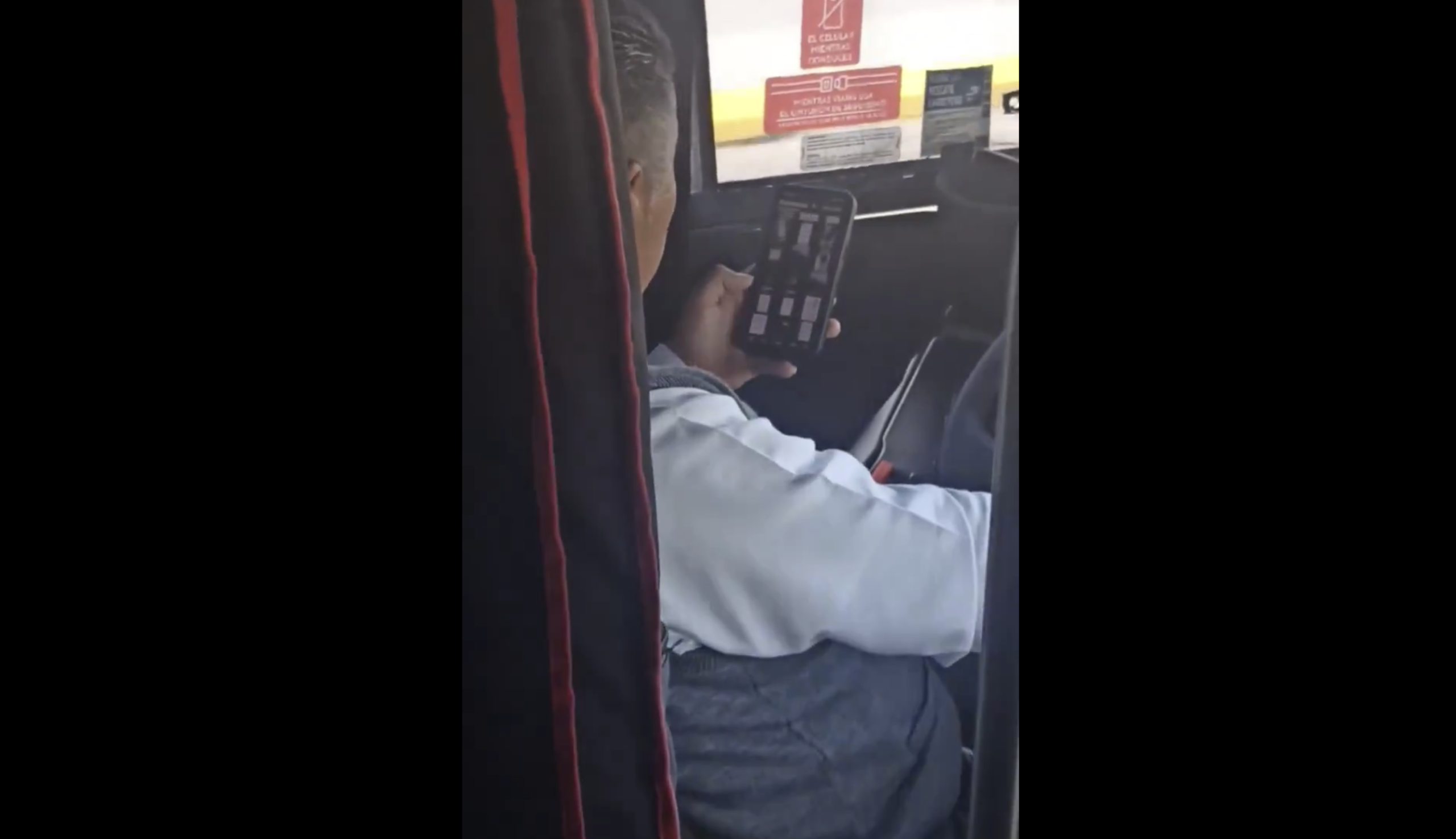 Conductor de ADO es grabado manejando a alta velocidad y usando celular en autopista Cuacnopalan-Oaxaca