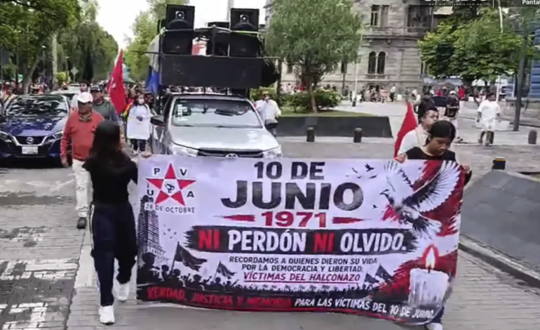 Marcha de la 28 de Octubre provoca congestión vial en el centro de Puebla este miércoles