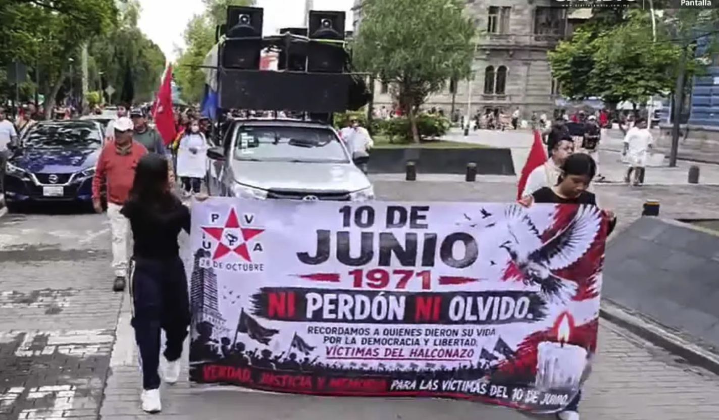 Marcha de la 28 de Octubre provoca congestión vial en el centro de Puebla este miércoles