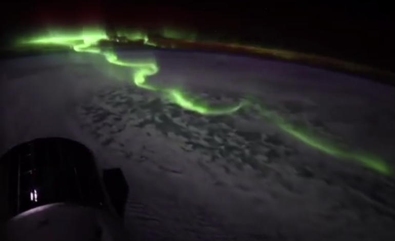 Aurora austral captada desde nave Dragon de SpaceX en órbita terrestre