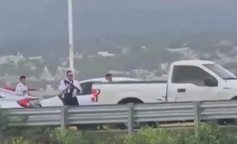 Balacera y persecución en sentido contrario en la autopista México-Pachuca