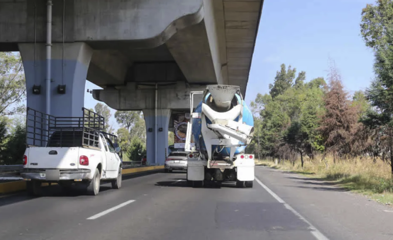 Cierres parciales en la autopista México-Puebla por trabajos en la zona de Volkswagen