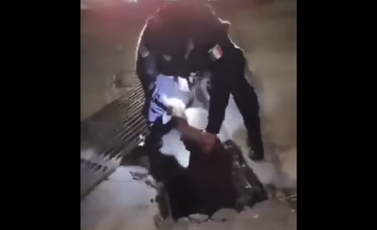 Hombre atrapado más de ocho horas en alcantarilla de Apodaca es rescatado sin lesiones graves