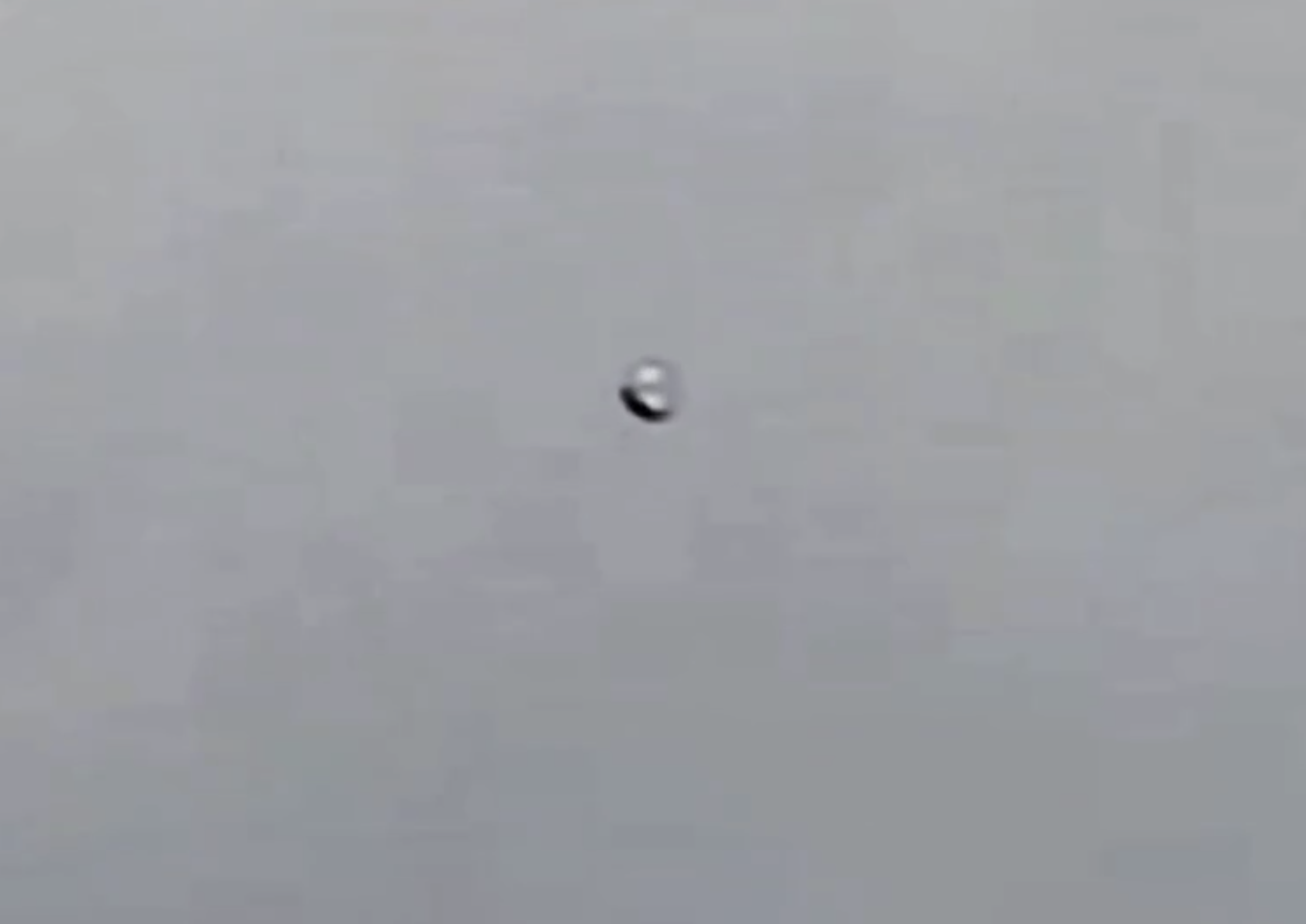 Jaime Maussan difunde video de objeto volador no identificado en Polanco