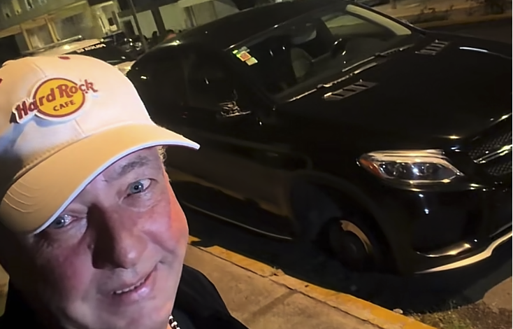 Influencer poblano denuncia robo de llantas y espejos de su camioneta en colonia La Paz