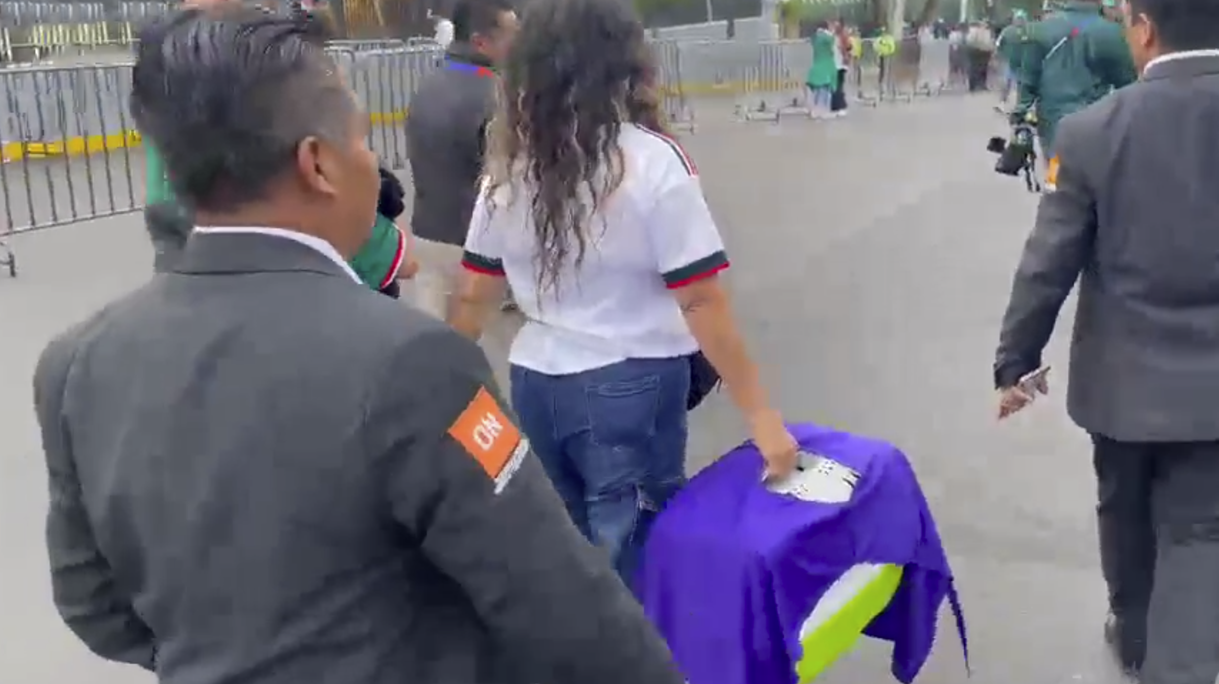 Familia del Pato Merlín elige a Televisa para el México vs. Chequia, pese a oferta de Salinas Pliego