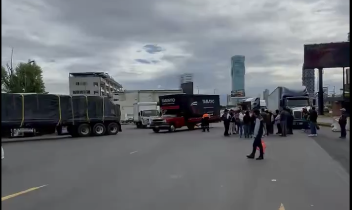 Bloqueos de AMOTAC en Puebla generan afectaciones pese a acuerdo con Segob