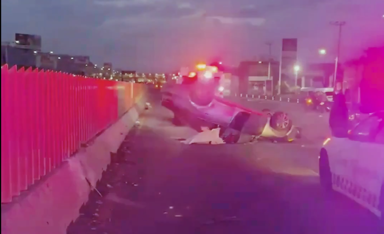 Tragedia en la México-Puebla: mujer muere tras volcadura a la altura de Ixtapaluca