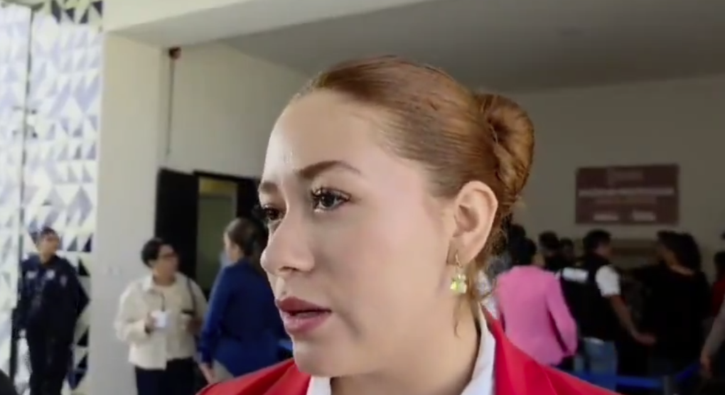 Crece la polémica por contrato a influencer vinculado sentimentalmente con directora en Puebla