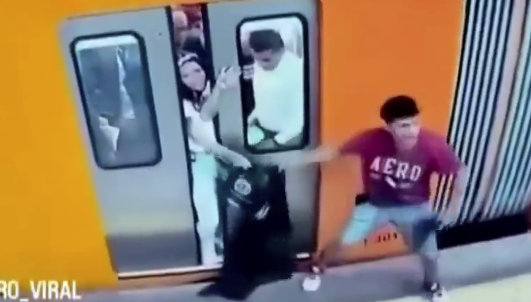 Pelea entre usuarios del Metro de la CDMX evidencia tensiones en sistema saturado