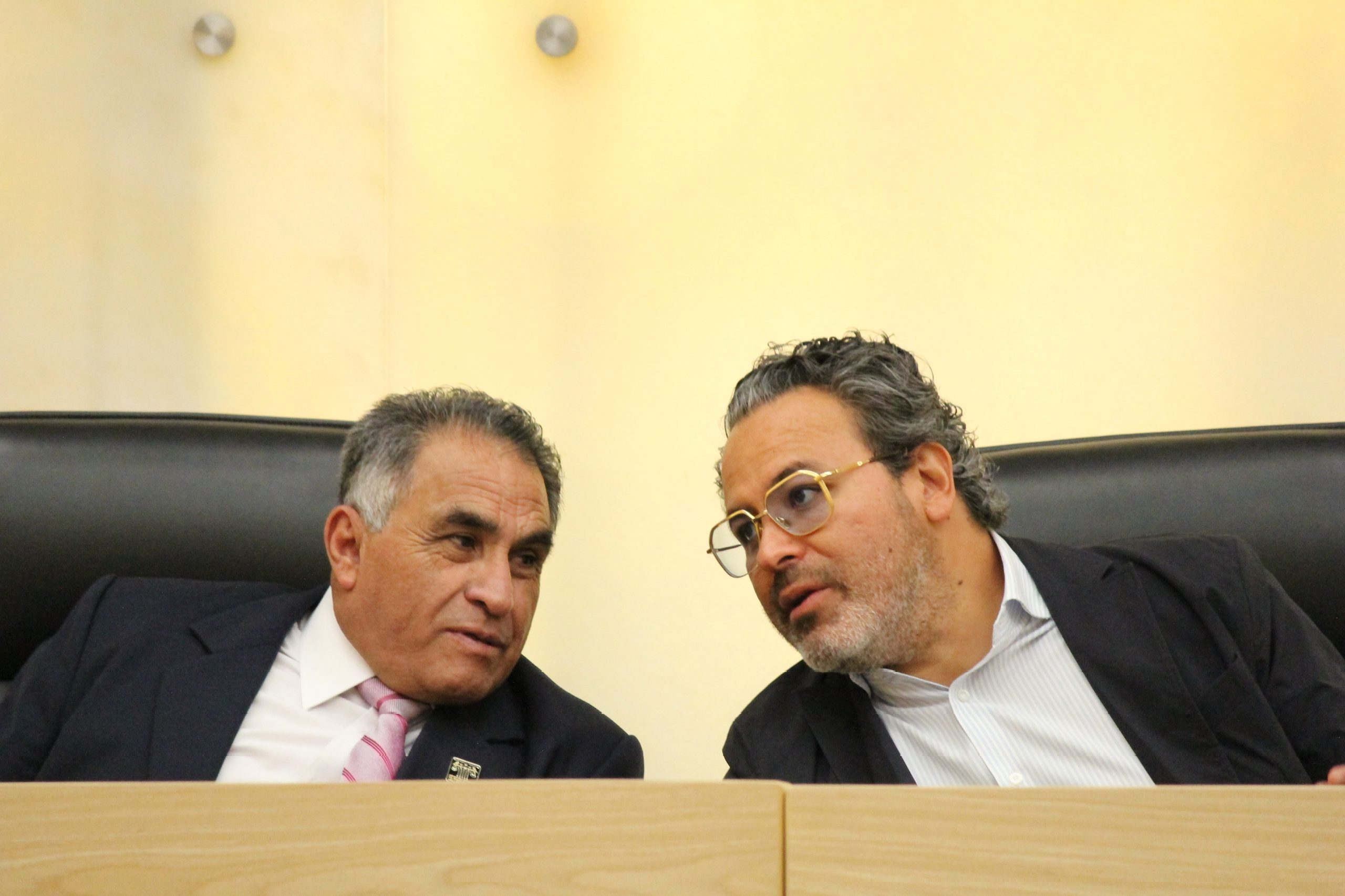 Diputados de Morena protagonizan altercado en el Congreso de Puebla durante sesión ordinaria
