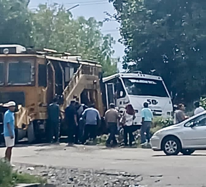 Accidente entre Ruta 50 y tren en Rivera Anaya deja más de 20 heridos en Puebla