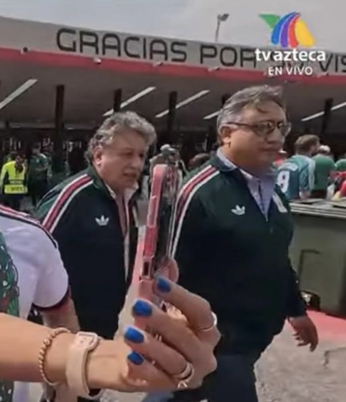 Líder del SNTE 51 de Puebla asistió a la inauguración del Mundial; generan debate los costos de los boletos