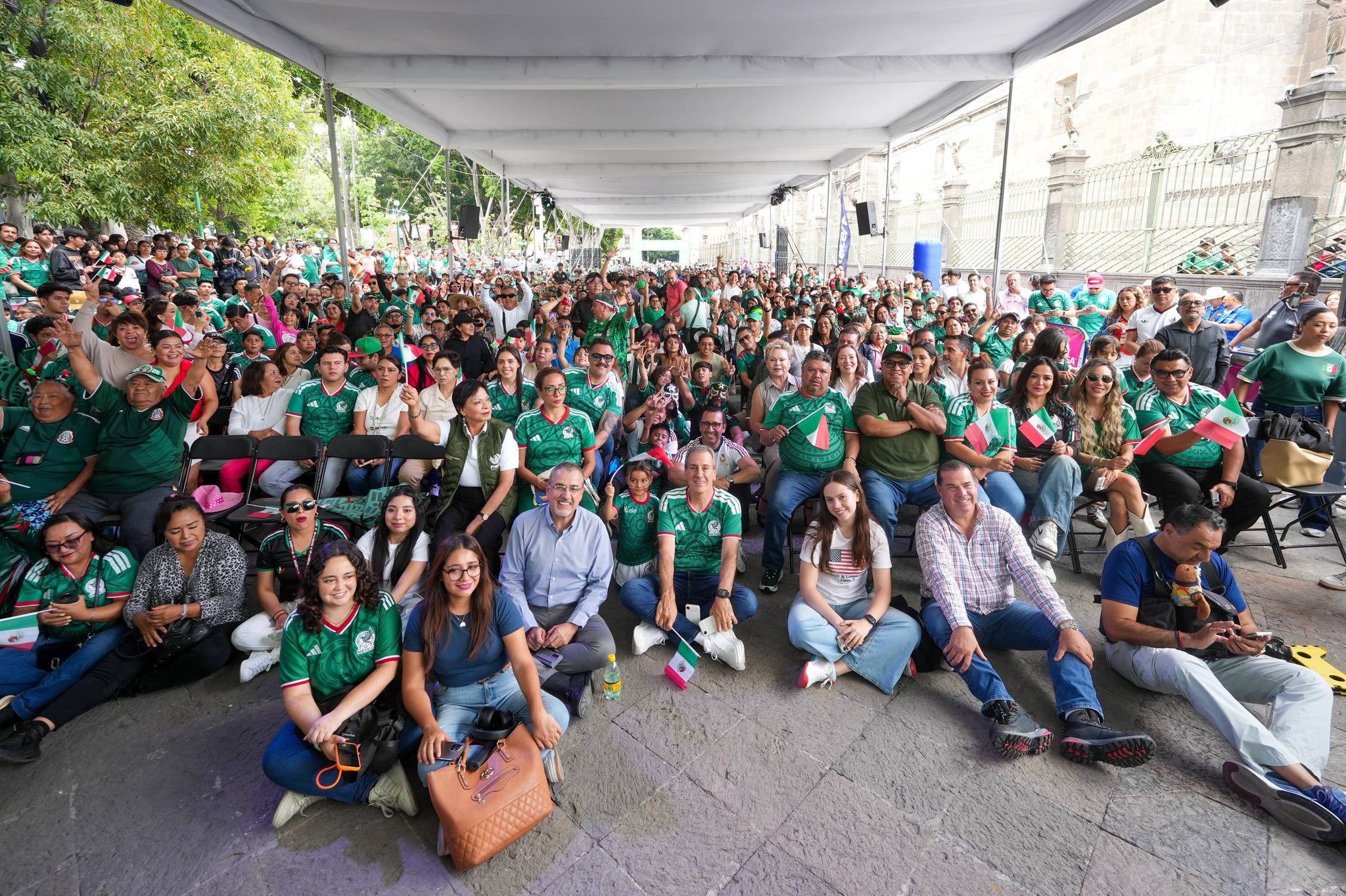 Puebla inaugura Fan Zone en el Zócalo para el Mundial 2026 pese a alto costo del evento