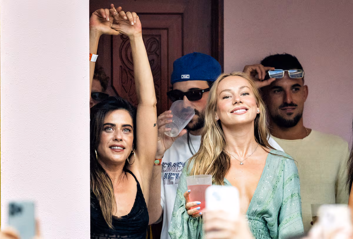 Ester Expósito defiende su derecho a disfrutar del reguetón tras polémica en la casita de Bad Bunny