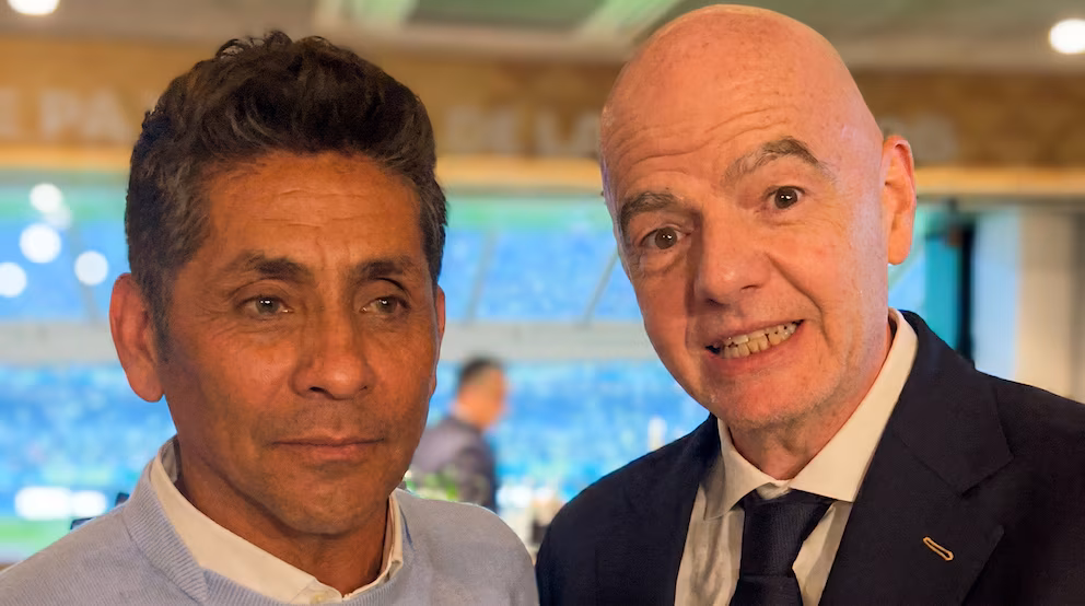 Gianni Infantino cederá su lugar a Jorge Campos en el palco presidencial para el México vs Corea del Sur