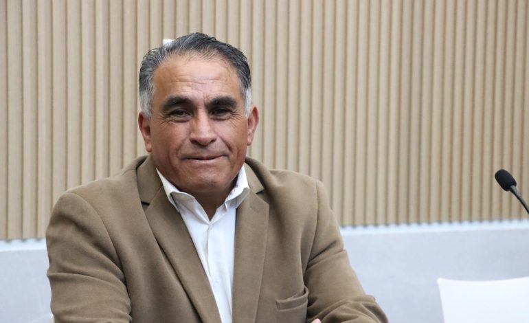Olinia no sustituye mototaxis en Puebla, advierte diputado Elpidio Díaz