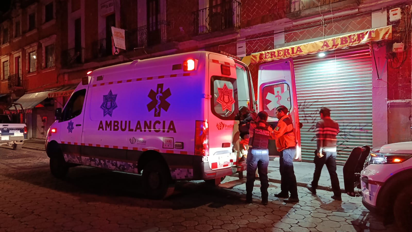 Bebé nace en las calles del Centro Histórico de Puebla con apoyo de autoridades locales