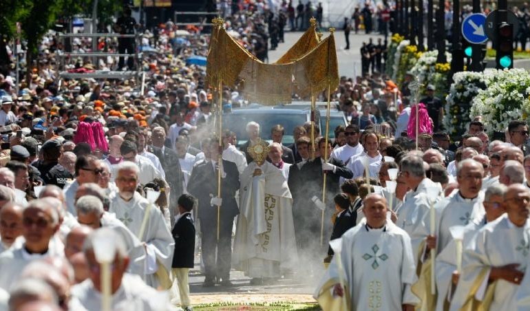 León XIV reúne a cerca de 1.5 millones en misa de Corpus Christi en Madrid