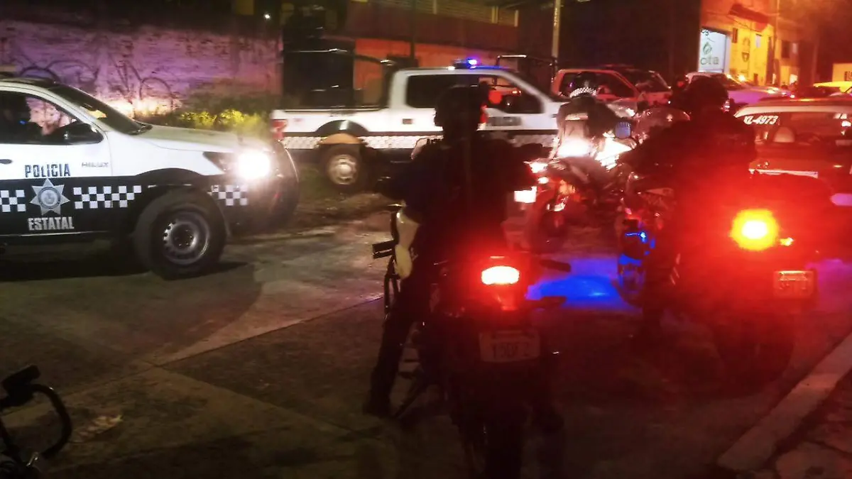 Detienen a comandante y tres policías de Ixhuatlán del Sureste en operativo federal vinculado a secuestro de periodista