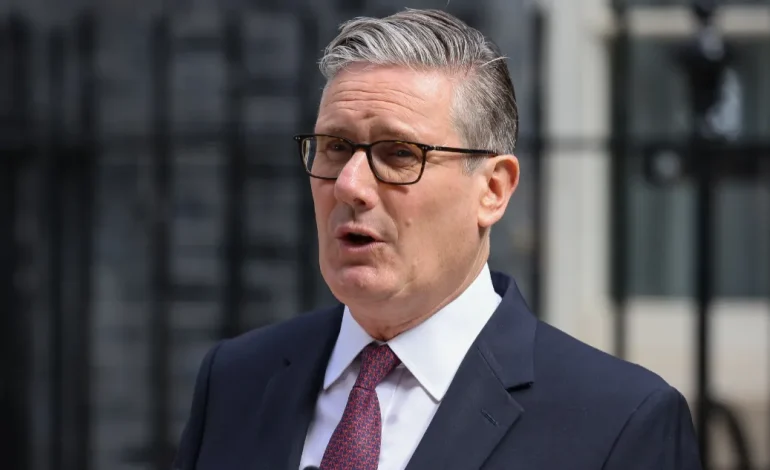 Keir Starmer renuncia como Primer Ministro del Reino Unido tras meses de presión interna