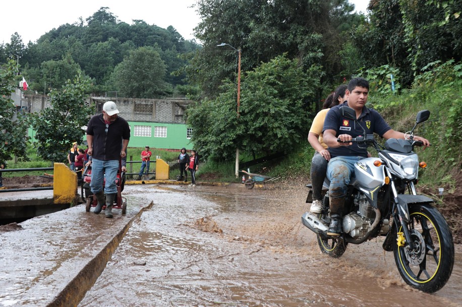 SEP suspende clases presenciales en 62 municipios de Puebla por lluvias este 8 y 9 de junio