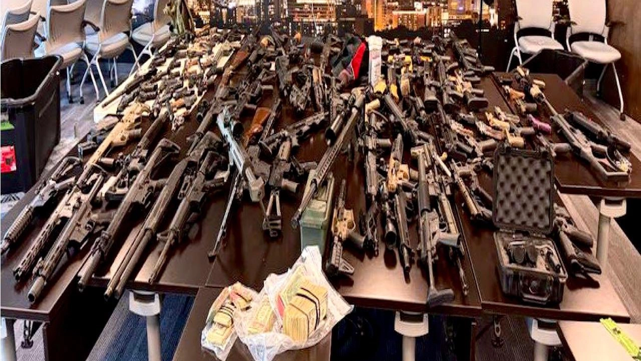 Embajador de EU informa decomiso de 138 armas destinadas a México desde Carolina del Norte