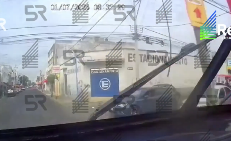 Choque en cruce de la 3 Sur y 29 Poniente en Puebla: video revela posible doble imprudencia
