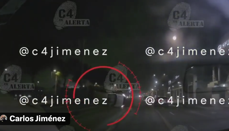 Conductor evade Alcoholímetro y termina volcado en Venustiano Carranza