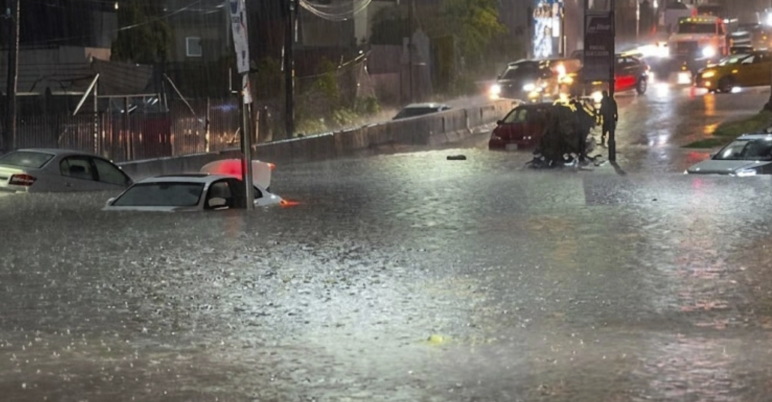 Lluvias provocan inundaciones y caos vial en Puebla; autoridades llaman a la precaución