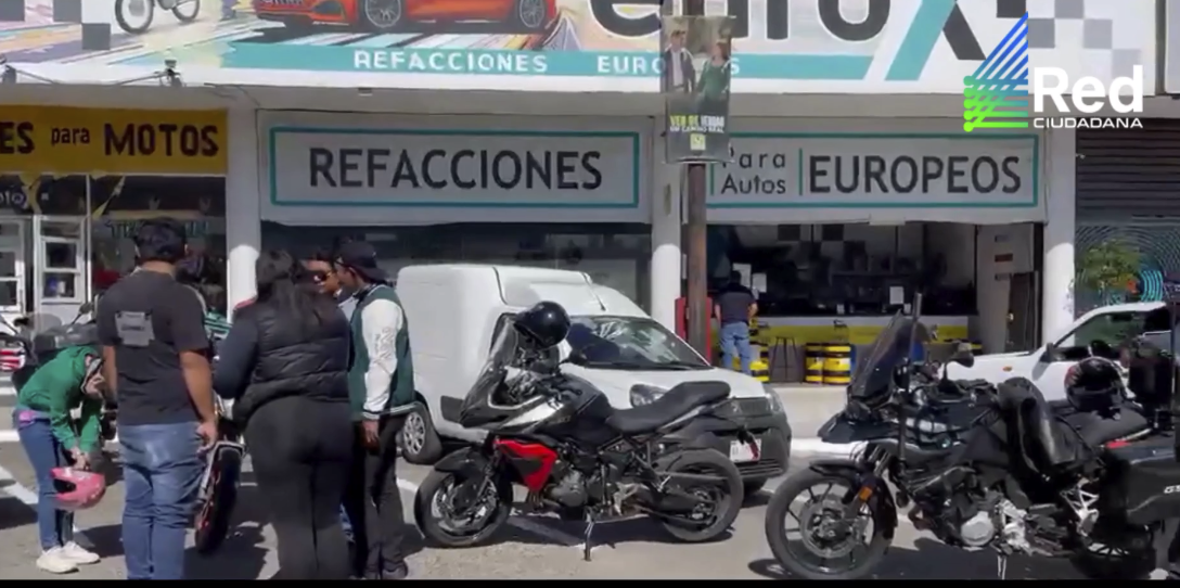 Motociclistas protestan en Puebla contra la Ley Casco y la obligatoriedad del engomado electrónico