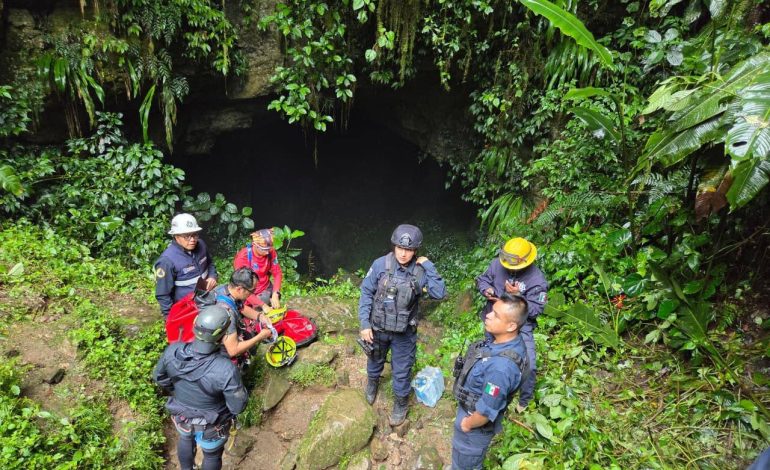 Concluye segunda jornada de búsqueda en Cuetzalan sin localizar a desaparecidos; rescate se reanudará mañana a las 6:00 horas