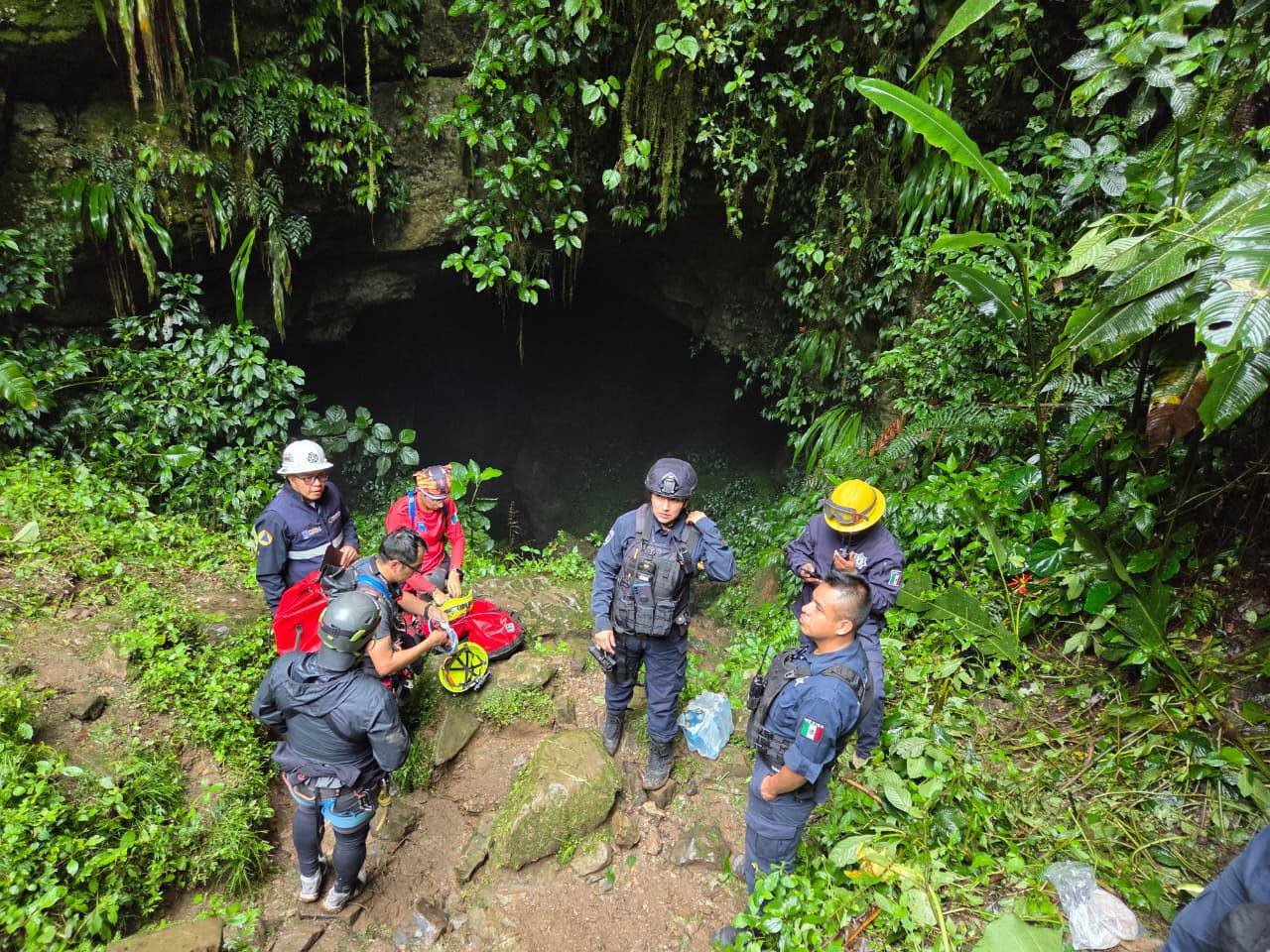 Concluye segunda jornada de búsqueda en Cuetzalan sin localizar a desaparecidos; rescate se reanudará mañana a las 6:00 horas