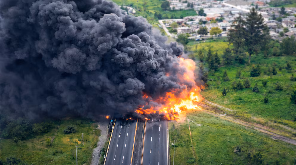 Explosión de pipa en la carretera Puebla-Veracruz moviliza a autoridades de Tlaxcala