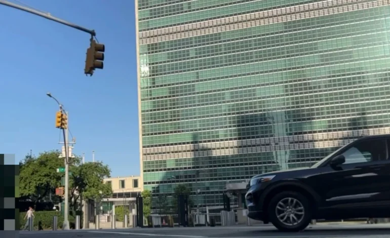 Hombre muere tras prenderse fuego frente a la sede de la ONU en Nueva York