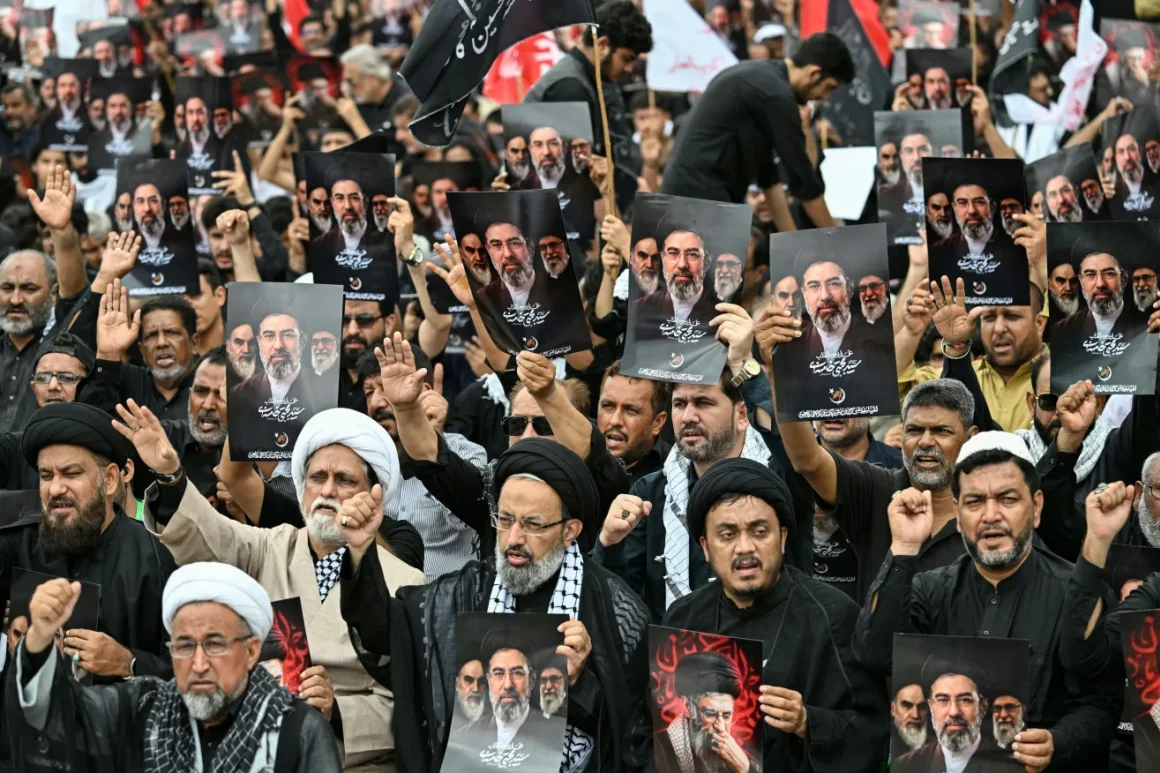 Irán realiza funeral masivo para Alí Jamenei, líder supremo fallecido en conflicto con Estados Unidos