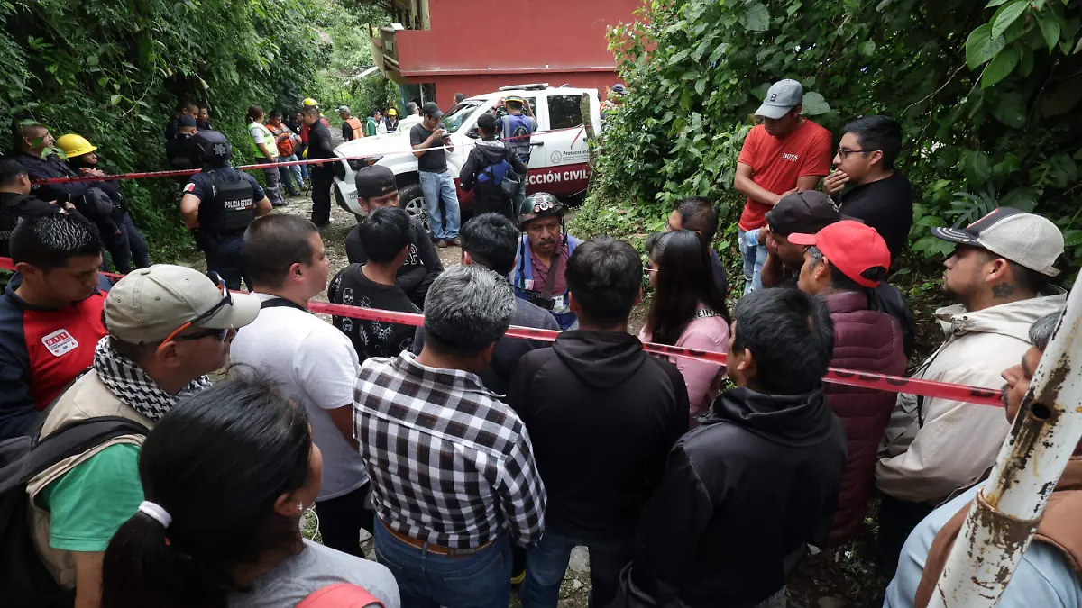 Cuerpos de la familia Peña permanecen atrapados en la gruta de Cuetzalan debido a condiciones climáticas adversas