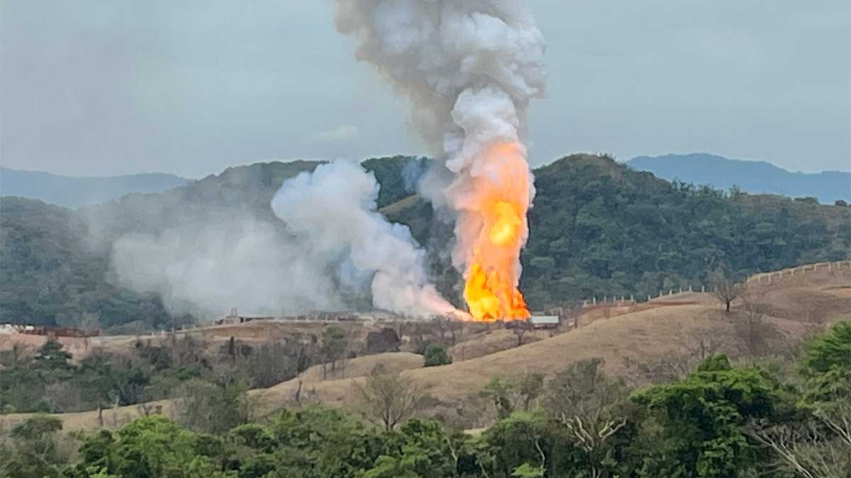Pozo de PEMEX en Veracruz lleva más de 130 días en fuga e incendio sin control