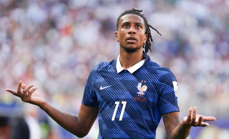 FIFA rechaza apelación de Francia por tarjeta amarilla a Michael Olise; jugará con riesgo ante Marruecos
